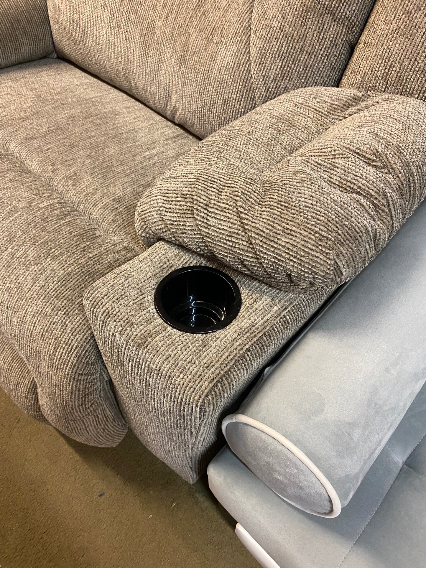 Plush Double-Recliner