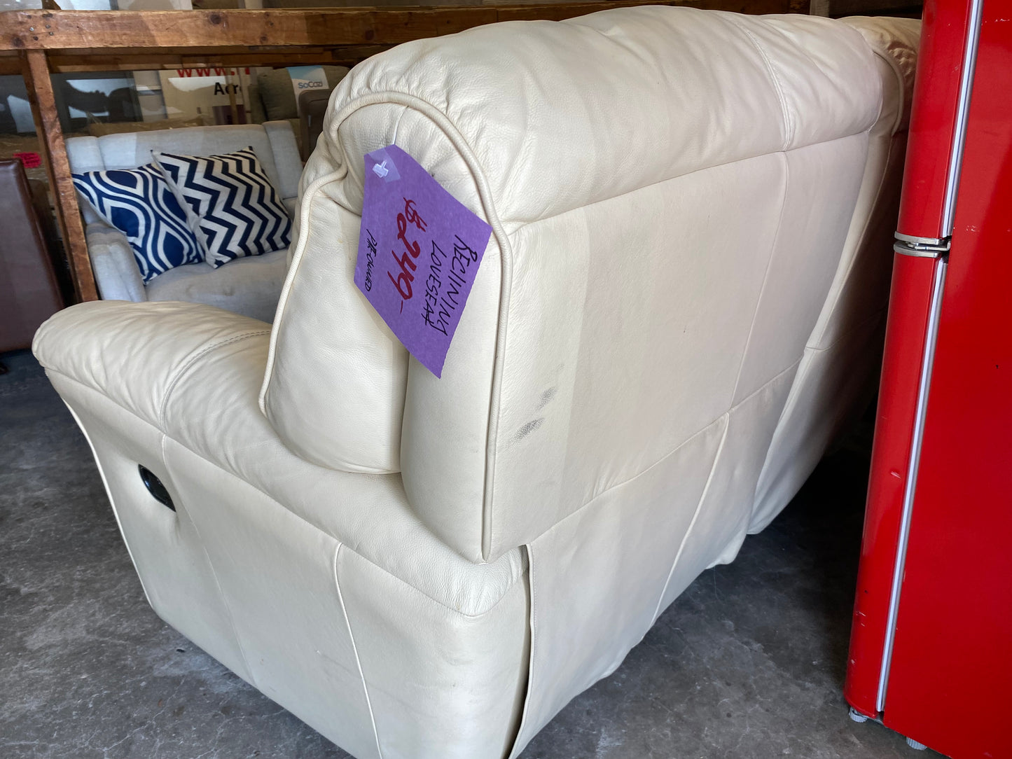 Reclining Loveseat (Preowned)