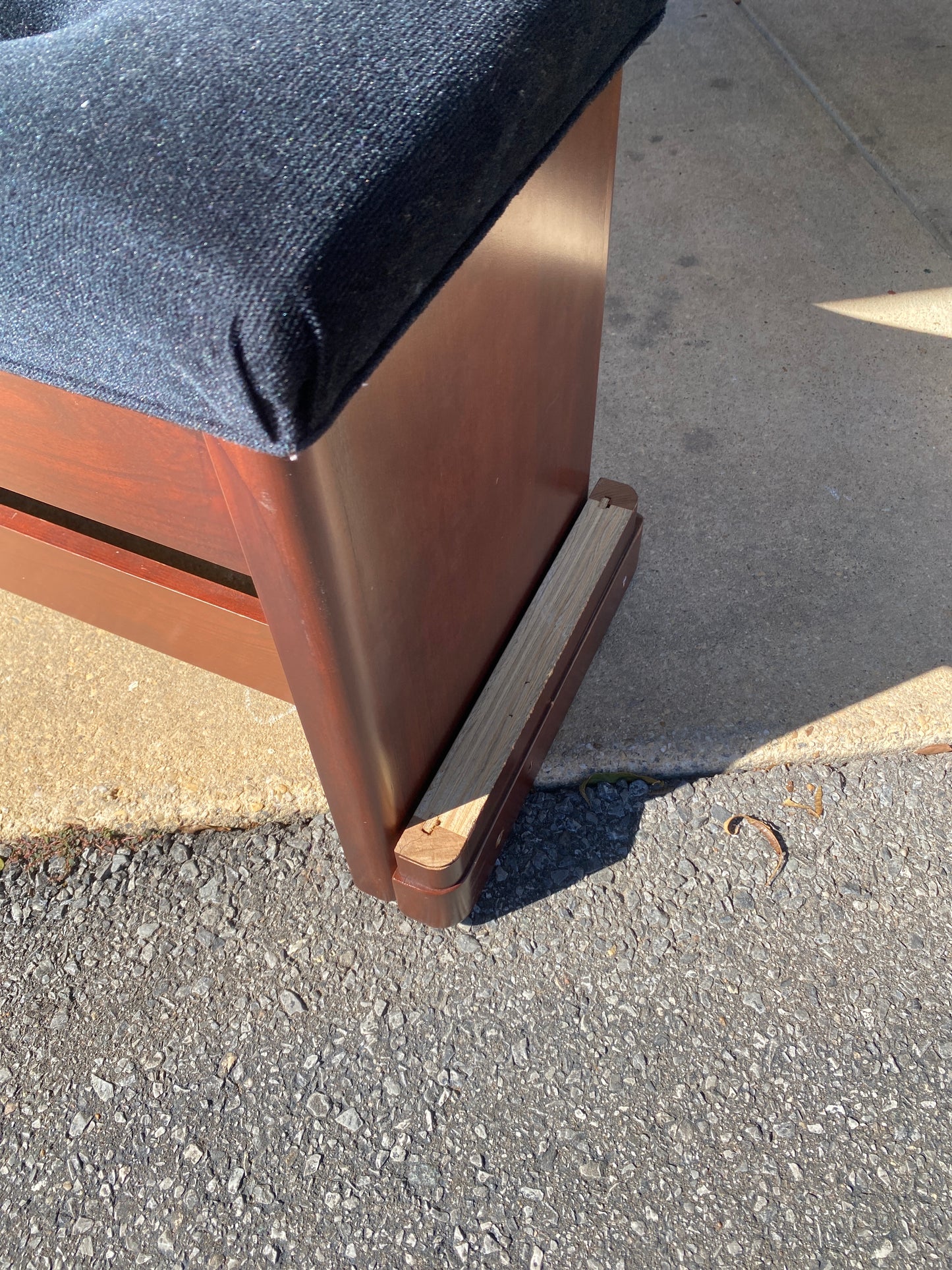 Wood Storage Bench with Lift-Top Seat – Scratch-N-Dent