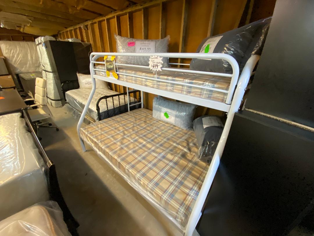 Twin over Full White Metal Bunkbed